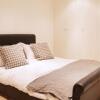 Отель Modern 2 Bed Garden Flat in Maida Vale, фото 4