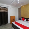 Отель OYO 24283 Royal Rahul Residency, фото 7
