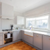 Отель Newly Refurbished 4 Bedroom House in East London, фото 2