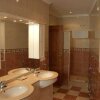 Отель Luxury Villa with Heated Pool & Hot Tub в Беналмадене