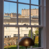Отель Lovely Apartment Beneath Edinburgh Castle, фото 8