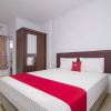Отель RedDoorz near Siloam Karawaci 2, фото 6