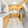 Отель Jensen Beach Escape w/ Patio - Walk to Beach!, фото 6