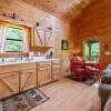 Отель Hidden Haven-peaceful Inviting pet Friendly Cabin, фото 27