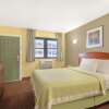 Отель Days Inn by Wyndham Elmsford / White Plains, фото 15