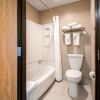 Отель Quality Inn Madison West Near University Area, фото 8