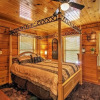 Отель Log Cabin Studio in Sevierville w/ Deck & Hot Tub!, фото 3