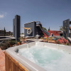 Отель Rooftop Jacuzzi! Country-style 4 Bedroom Cottage, фото 16