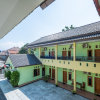 Отель OYO 1399 Cemara Residence Syariah, фото 9