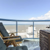 Отель Panoramic Sea View Over Beach w Balcony, фото 5