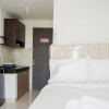 Отель Comfy And Minimalist Studio Room At Serpong Garden Apartment, фото 2