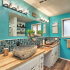 Отель Springfield Tiki Home: Hot Tub & Theater Room, фото 24