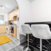 Отель Stunning 2-bed Apartment in Tipton Sleeps 3, фото 10