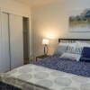 Отель Charming, 2 Bedroom in Newark, фото 4