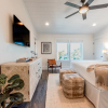 Отель High Tide 2 by Avantstay 3 Mins to Beach Chef Kitchen MAX OCC 18, фото 13