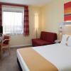 Отель Holiday Inn Express London - Newbury Park, an IHG Hotel, фото 32