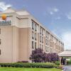 Отель Comfort Inn & Suites Somerset - New Brunswick в Сомерсете