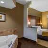 Отель Comfort Suites Marshall, фото 37