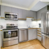 Отель Newly Decorated 2BR Yorkville Home, фото 18