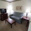 Отель Town & Country Inn and Suites, фото 2