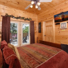 Отель Knockin' On Heaven's Door - 5 Br cabin by RedAwning, фото 30