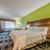 Отель Holiday Inn Express & Suites Dallas NW - Farmers Branch, an IHG Hotel, фото 7