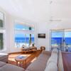 Отель 10 Mona Vista Crt Coolum Beach VIEWS WiFi Pet Friendly, фото 8