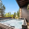 Отель Treehouse 1br With Hot Tub 1 Bedroom Home by RedAwning, фото 27