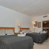 Отель Lovely Studio/bath, Hallandale Beach, Walk to the Beach! Pool & Free Parking!, фото 2