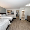 Отель Red Roof Inn PLUS+ & Suites Naples Downtown-5th Ave S, фото 4