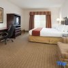 Отель Holiday Inn Express & Suites Evanston в Эванстоне