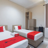 Отель RedDoorz Plus @ Cirebon City Center, фото 7
