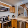 Отель Updated 2 Br With View Of Lifts 2 Bedroom Condo - No Cleaning Fee! by RedAwning, фото 3