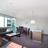 Отель Astra Apartments - St Kilda Rd, фото 2