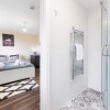 Отель Remarkable 2 Double Bed Ensuite Room Isleworth TW7, фото 6