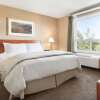 Отель Days Inn & Suites by Wyndham Cochrane, фото 16