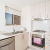 Отель Convenient Rockdale Apartment Next To Station And Beach, фото 15