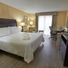 Отель Hilton Garden Inn Toronto Downtown в Торонто