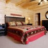 Отель A Time to Remember - One Bedroom Cabin, фото 3