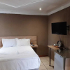 Отель Mthunzi Lodge, фото 3