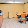 Отель Americas Best Value Inn & Suites - East Toledo/Millbury, фото 11
