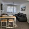 Отель Riverside Park Ground Floor Apartment - St Neots, фото 9