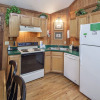 Отель Er31 - Grandma And Granpaws Place - Great Location - Close To Parkway In Pf 2 Bedroom Cabin by RedAw, фото 7