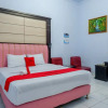 Отель RedDoorz Plus Syariah near Stasiun Pekalongan 2, фото 22