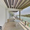 Отель Waterfront Sea W/ Bay Views, Pools & Golf 2 Bedroom Cottage, фото 8