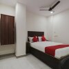 Отель Sujatha Nirmala Convent Road by OYO Rooms, фото 28