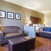 Отель Comfort Inn & Suites Durham near Duke University, фото 21