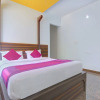 Отель OYO 11724 Chitra Residency Premium, фото 11