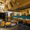 Отель Emerald Downtown Suites, фото 9