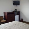 Отель Price Pointe Inn, фото 6